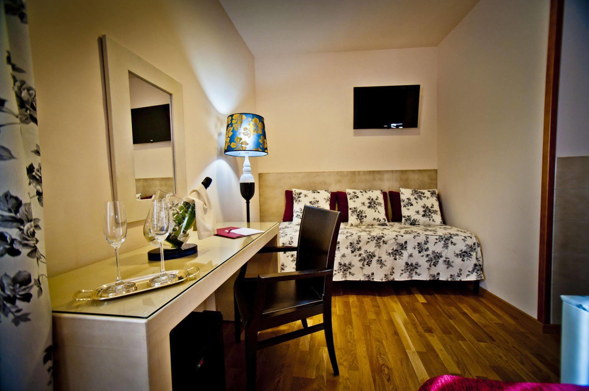Hotel Condes De Castilla Сеговия Экстерьер фото