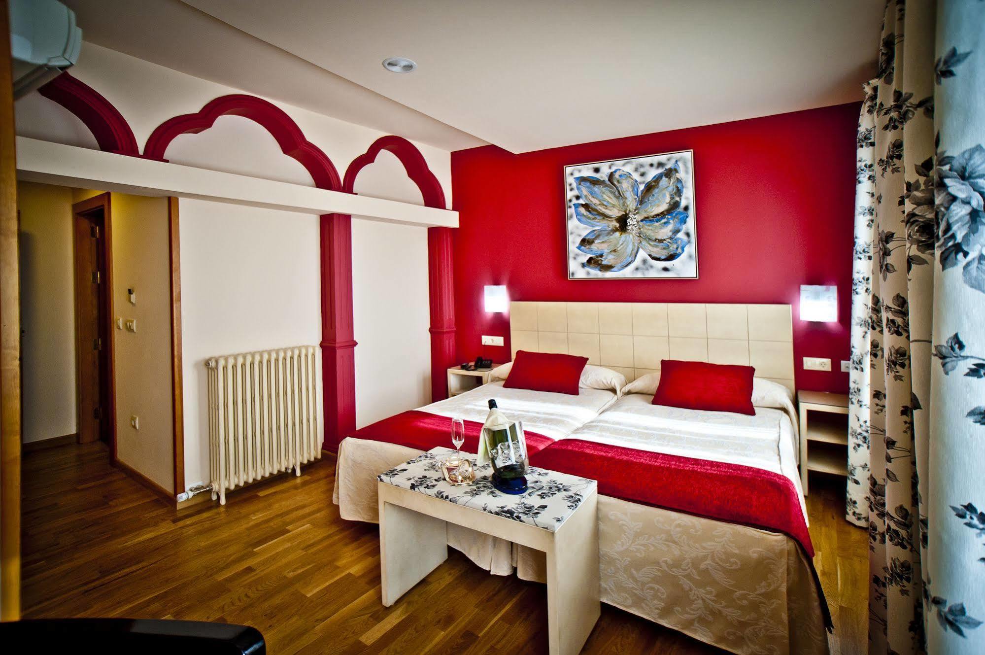 Hotel Condes De Castilla Сеговия Экстерьер фото